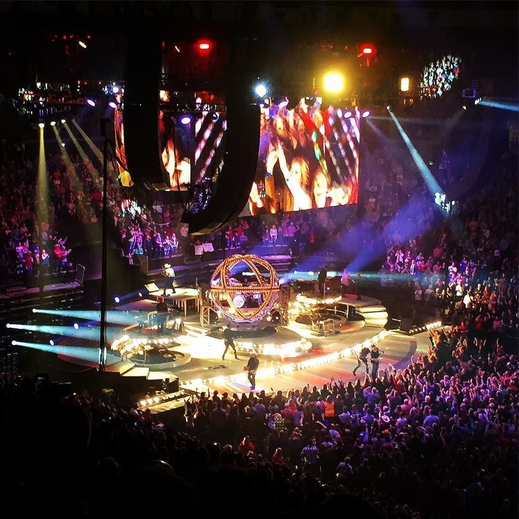 UK game on Saturday, Garth Brooks concert on Sunday...happy belated birthday weekend to me! 