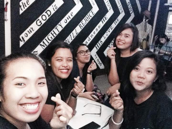 msjoytotheworld's tweet photo. With these amazing ppl ❤ https://t.co/WqMtzRiTBt