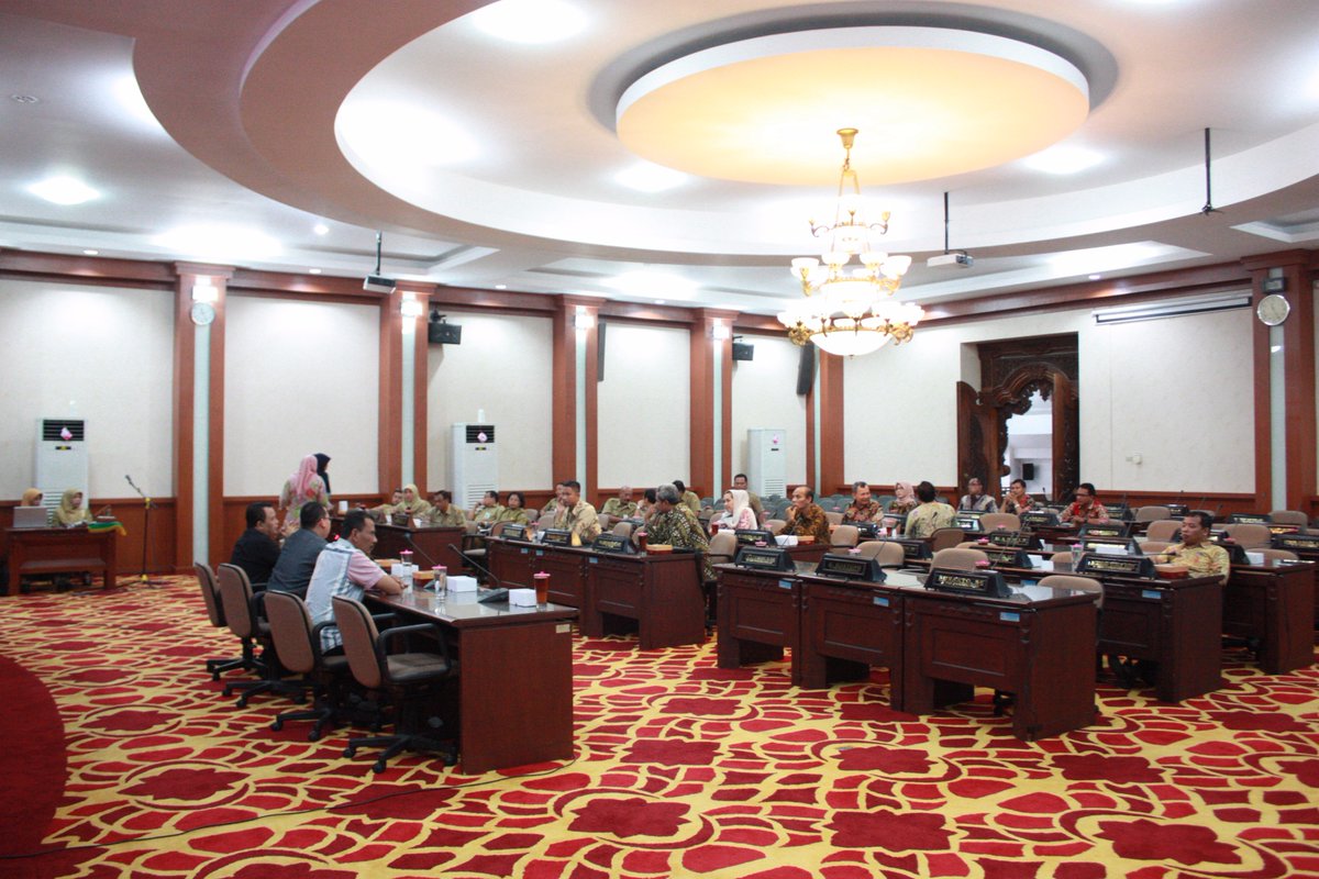 DPRD_kudus's tweet photo. Senin 23 Januari 2017, Komisi B DPRD Kab. Kudus, Menerima Kunjungan Kerja dari DPRD Kota Surakarta https://t.co/L9tqwtxU6e