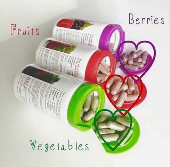 Rockingbods's tweet photo. Every morning - I take these bad boys! So even before breakfast I’ve already had the best of 30 different fruits, veggies and grains! 👌🏻🍉🍇🍒🍍 https://t.co/bt9voNviut
