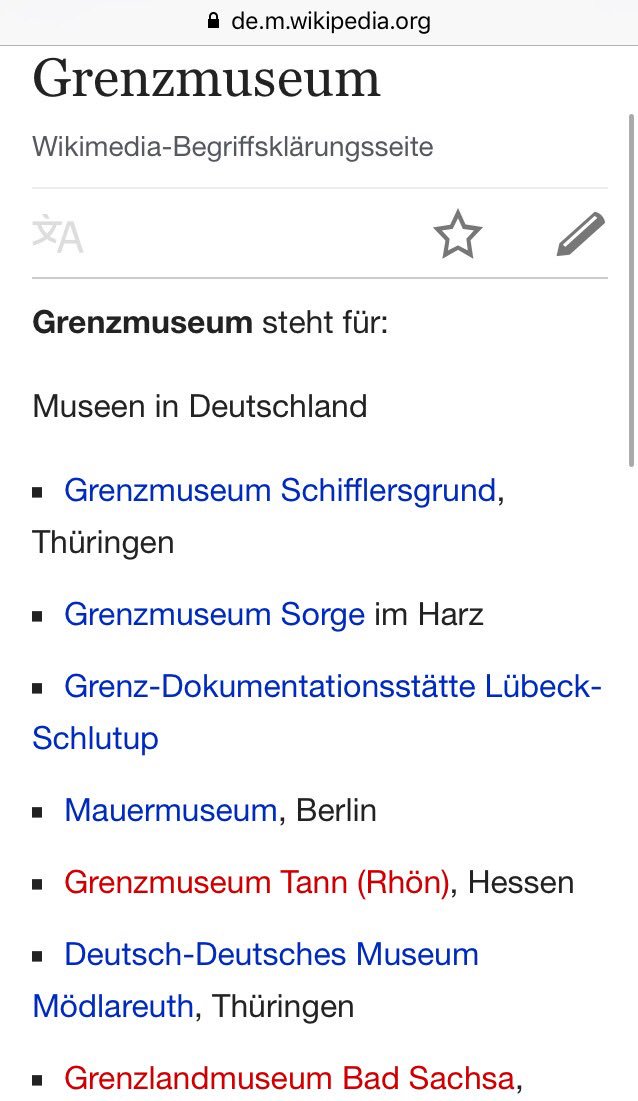 旧東西ドイツの国境付近にいくつか立っている、東西国境博物館（Grenzmuseum）。
東西分断と聞くとまずベルリンを想像しますが、画像中央の国境線にもかつて有刺鉄線が張られていたそうで。ベルリン以外の場所で東西分断の歴史を学ぶの… 