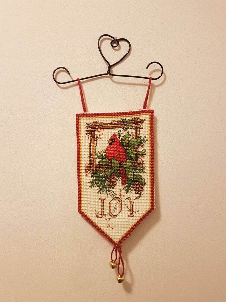 celtett's tweet photo. #ProjectXMas2017 #XMasAllAroundTheHouse #CrossStitch #HappyDance: Cardinal Joy day 9, stitched, beaded, trimmed, assembled and hanging https://t.co/DLDA5gov6O