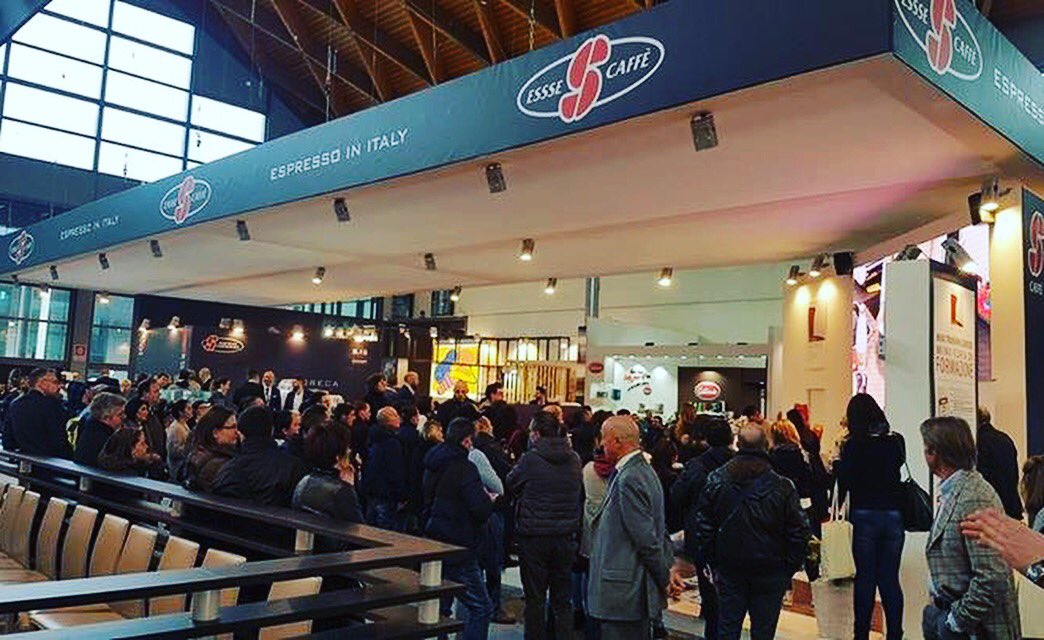 A1 035 best stand of #sigep2017 #esssecaffe #miscelamasini #espresso #latteart #cappuccino #giugiarodesign #s12