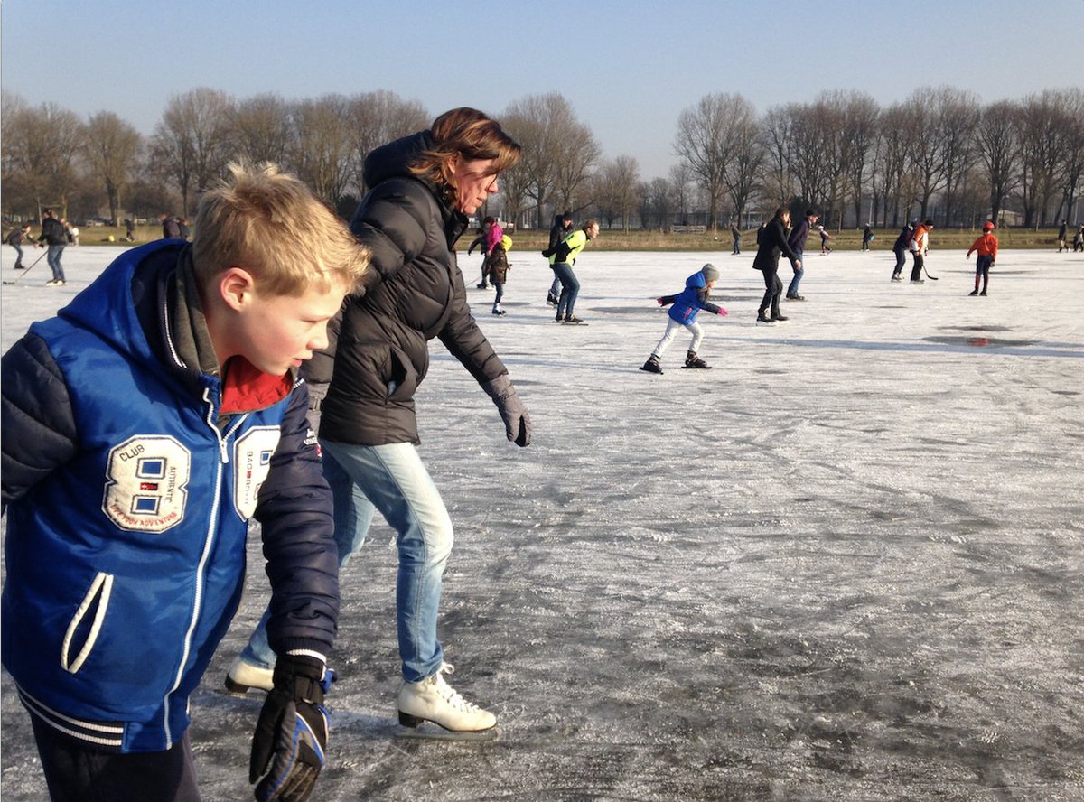 Wat 'n schaatsweekend!
Zie filmpje facebook.com/nicenieuwwest/… voor wat er allemaal voorbij krabbelde &amp; gleed #Amsterdam #Nieuwwest #schaatsen