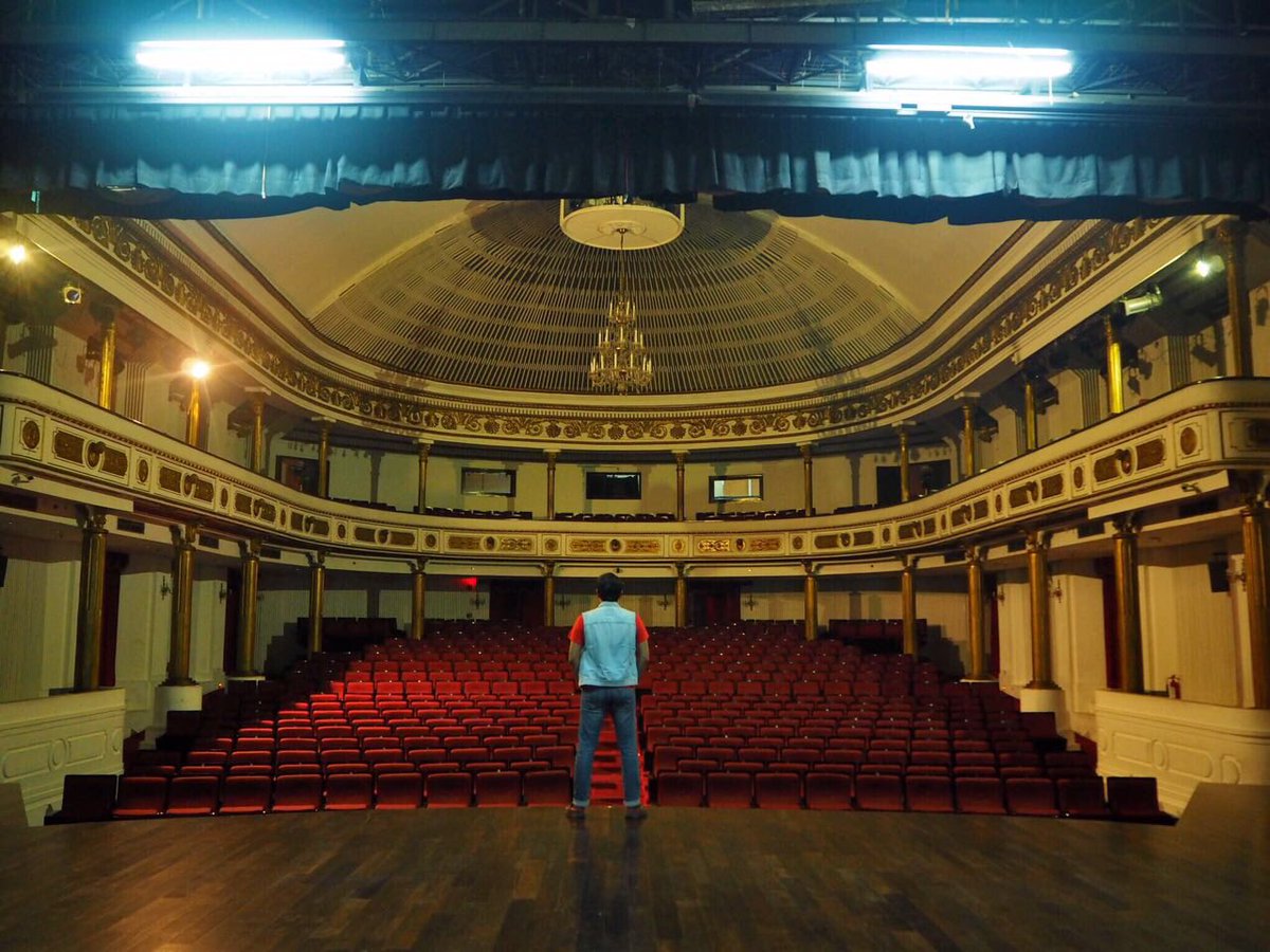 sampai jumpa 25 maret 2017 di gedung kesenian jakarta. #dibilangenakyamemangenak 
*info tiket menyusul ya.