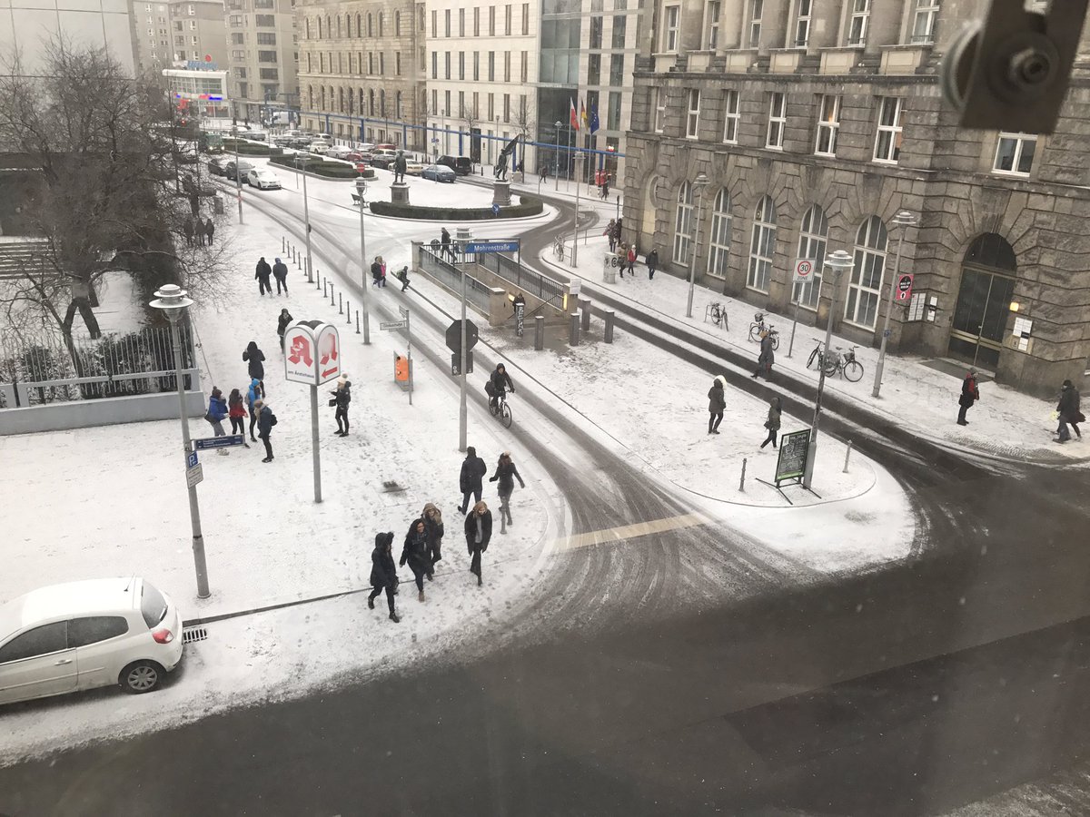 ThisWeekGermany's tweet image. It's snowing again in #Berlin! ☃️