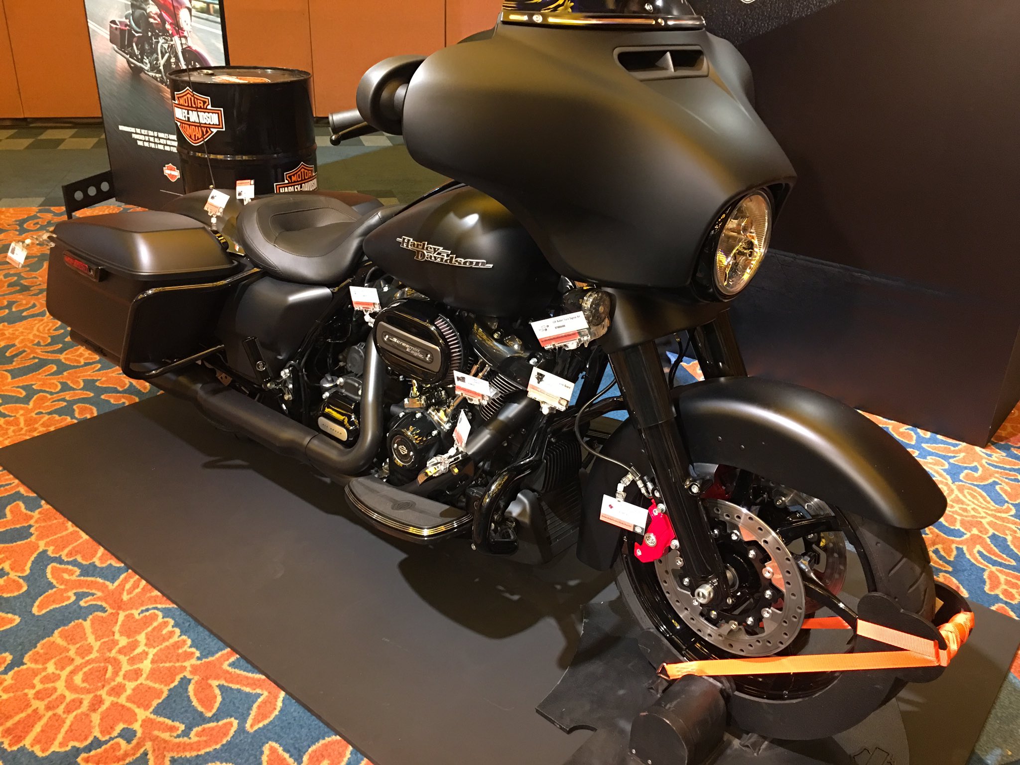 ハーレーダビッドソン ストリートグライド スペシャル[新型