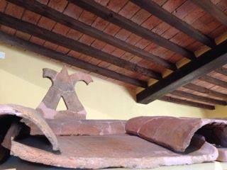 MuseoMurlo's tweet photo. Acroteri di VII secolo a.c Antiquarium di Poggio Civitate Murlo (SI) https://t.co/8rlKD5eAdl