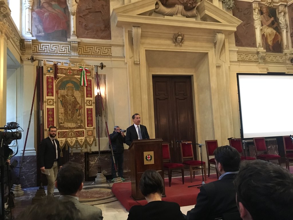 SEEDSandCHIPS's tweet photo. #inAlimenta, il Sindaco Sala: "Dobbiamo far diventare Milano la capitale del #food"
#FoodInnovation #FoodTech https://t.co/6XwxWPYVyA