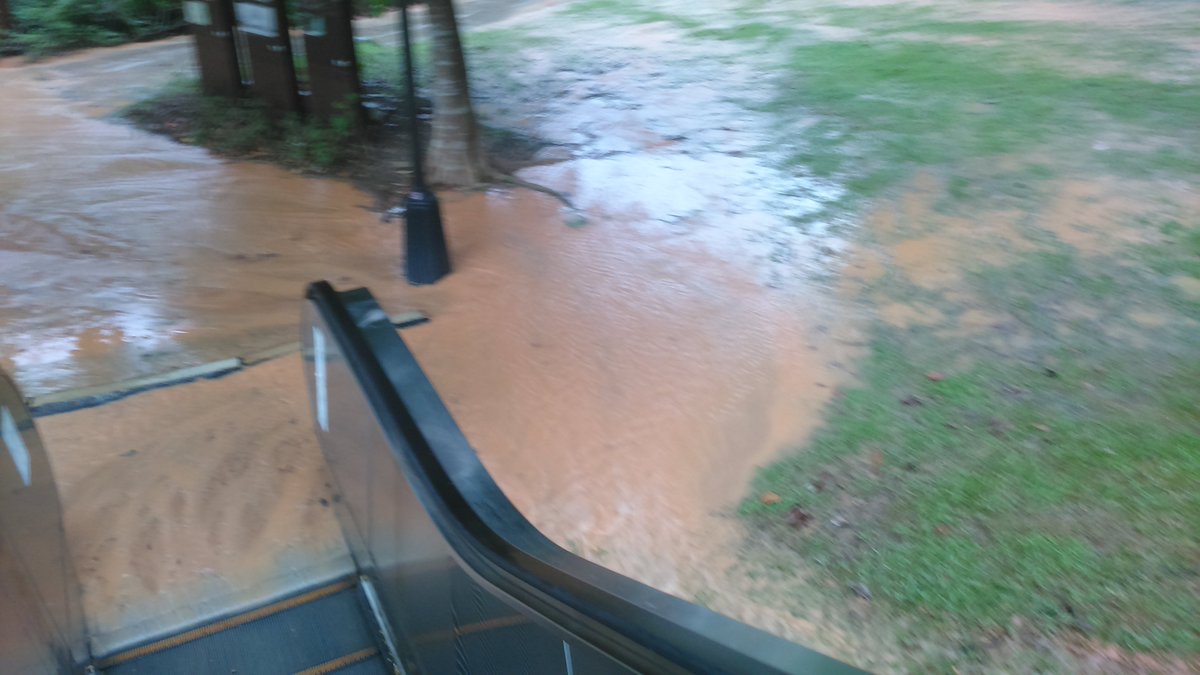TODAYonline's tweet photo. Water from burst pipe causes muddy mess around @sgSMU building https://t.co/QZFZhuWzkp https://t.co/rxGmpj4mUj
