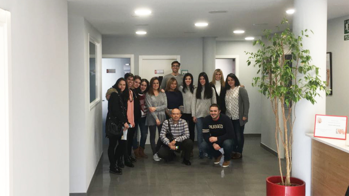 dentoAvance's tweet photo. El sábado asistimos al curso #blanqueamiento #dental organizado por #dentoAvance impartido por la Dra #IsabelGiráldez en #MesenaDental
#FGM https://t.co/rw36cX8VG2
