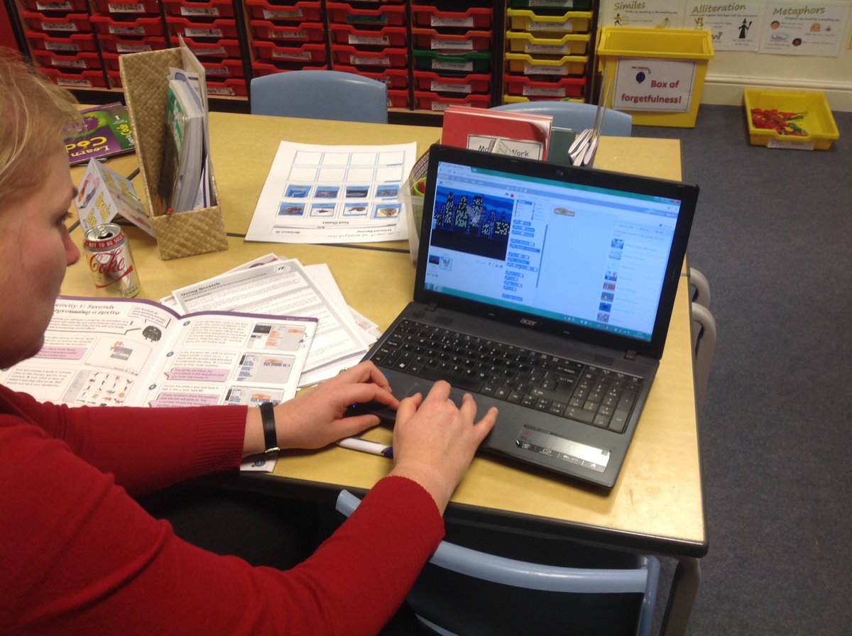 Acreheads7ST's tweet photo. This is how intense teachers look when they are studying coding....#PrimaryTec https://t.co/jjPapbPrL5