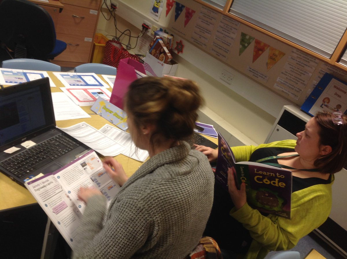 Acreheads7ST's tweet photo. This is how intense teachers look when they are studying coding....#PrimaryTec https://t.co/jjPapbPrL5