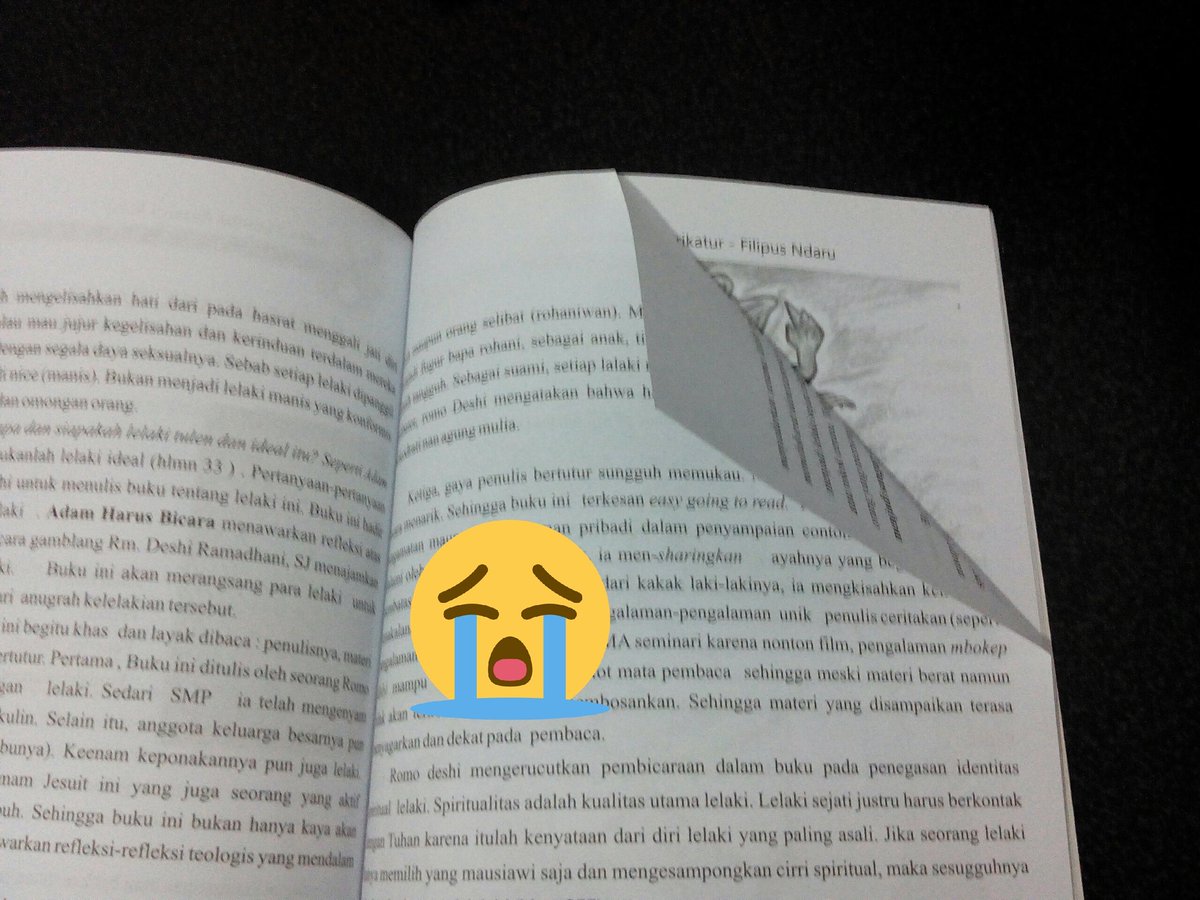 Lendabook's tweet photo. Lebih kejam mana kak? Hari Senin atau buku kakak yang dipinjam kembali dalam keadaan seperti ini? https://t.co/sP5ai0Uc18