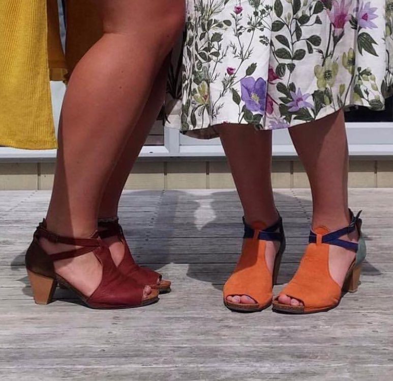 Po_Zu's tweet image. Thanks for tagging us on Instagram @hollygriffin1:😊
...
"@kategumbrell &amp;amp; I living that @po_zu life. #slowfashion #buylessstuff"