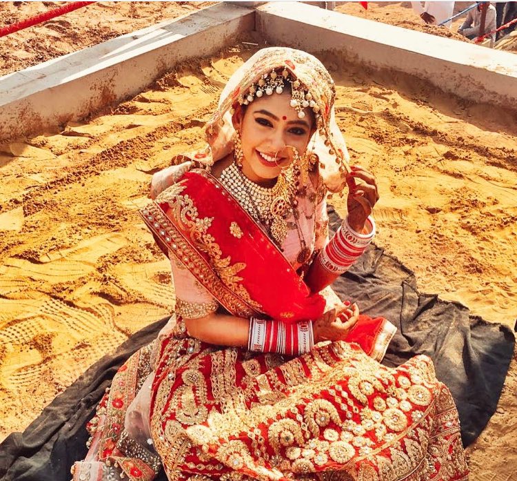 niti_taylor's tweet photo. Don't forget to watch today's episode! Expect the unexpected. 
GHULAAM Monday to Friday only on @lifeok at 9pm! https://t.co/uRmUNfAXwj