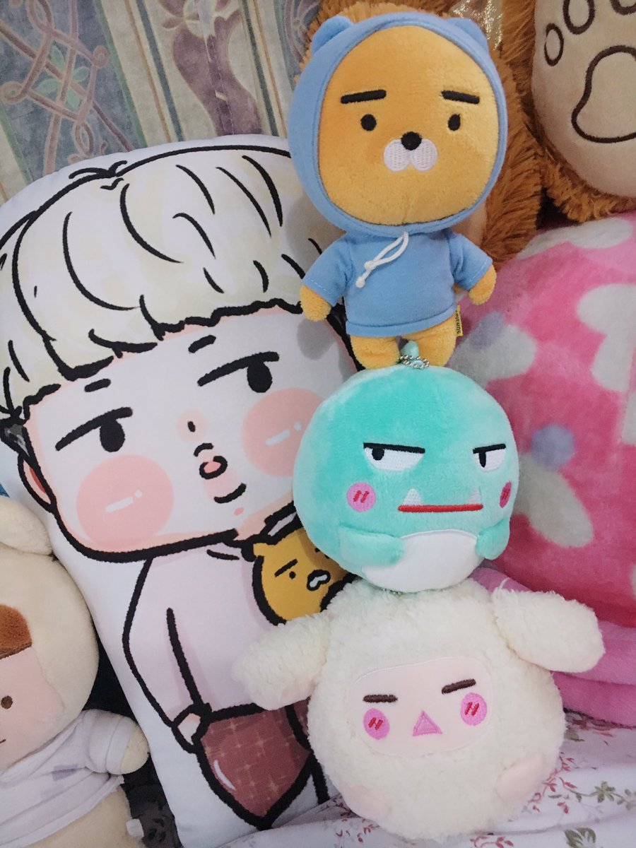 9412rm's tweet photo. @BTSTinyDolls  จ้าวก้อนน่ารักมักงับ แพ้ฝุด ฮรื่ออ 😭💛💛💛 น้องน่าขย้ำมักก 💛 https://t.co/y9GUDSs7ri