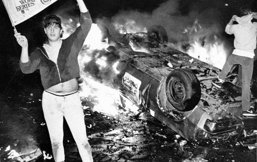 Lamentertainer's tweet photo. 1984: Detroit Tigers WIN the World Series and their sports fans act appropriately. #notmysuperbowl jokes have such biting wit tho🙄 https://t.co/MgjXYVx4s0
