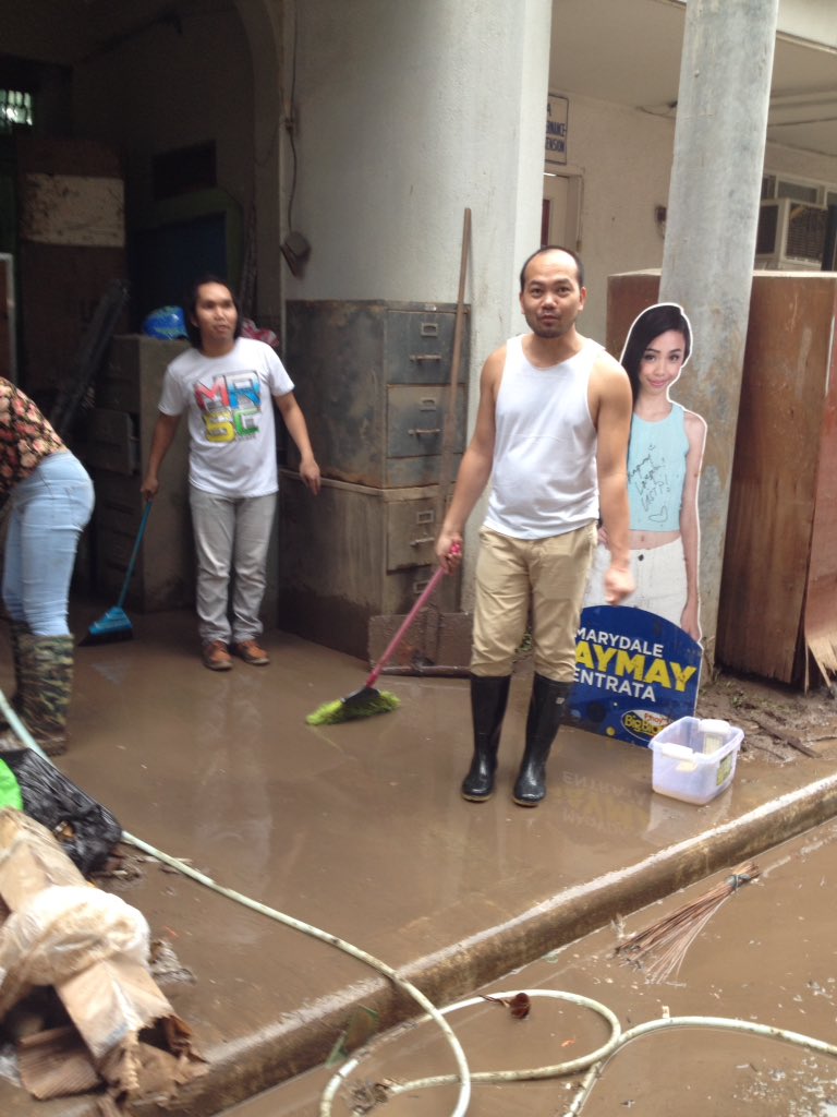 Dahil sa baha dito sa CDO..Eto yong mga na damage na kagamitan..buti nlang safe c MAYMAY..