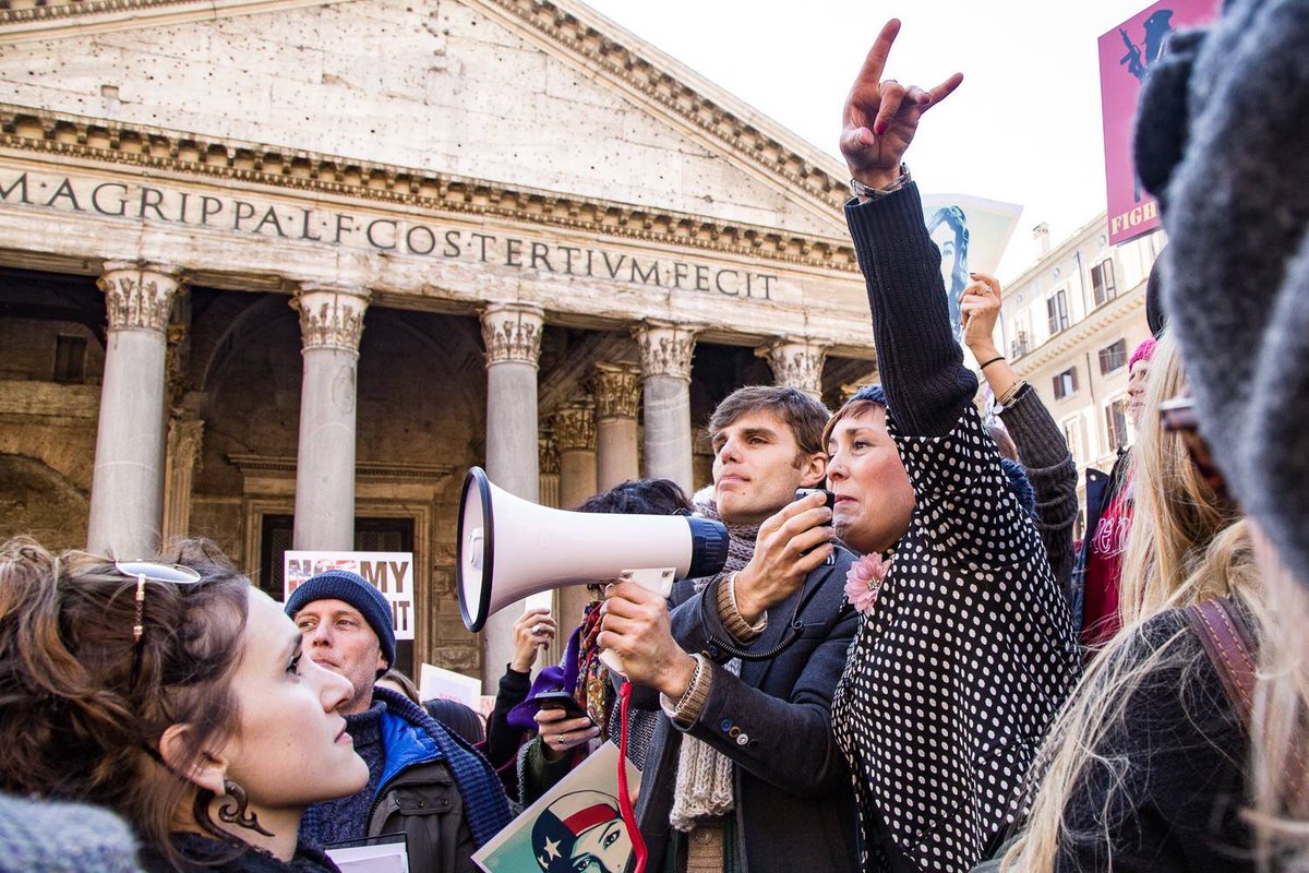 MarshaDea1's tweet photo. I MCed the womans march in Rome!!
Amazing experience! https://t.co/QJbK5RX6OX