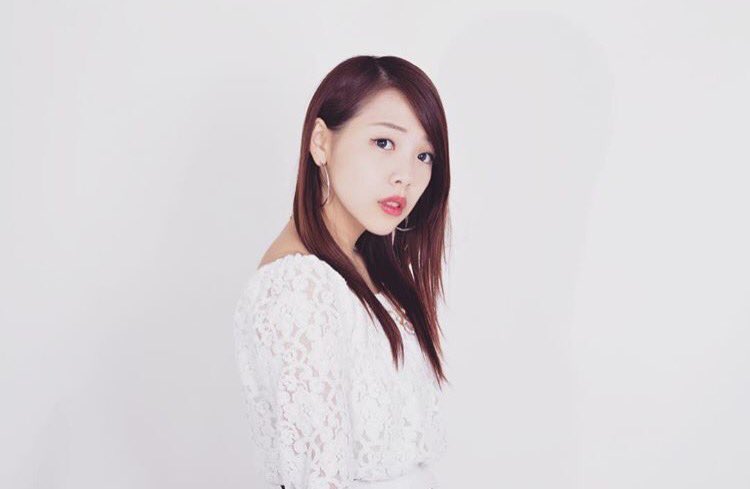 菜々 自己紹介 大阪住み 21歳 シンガーソングライター ３大都市ワンマンツアー中 Youtube Mixchannel ツイキャスもしてます 16歳から路上ライブしながら活動してます 少しでもnanaを応援してくれてる人の事をnamily と呼びます 見たことある