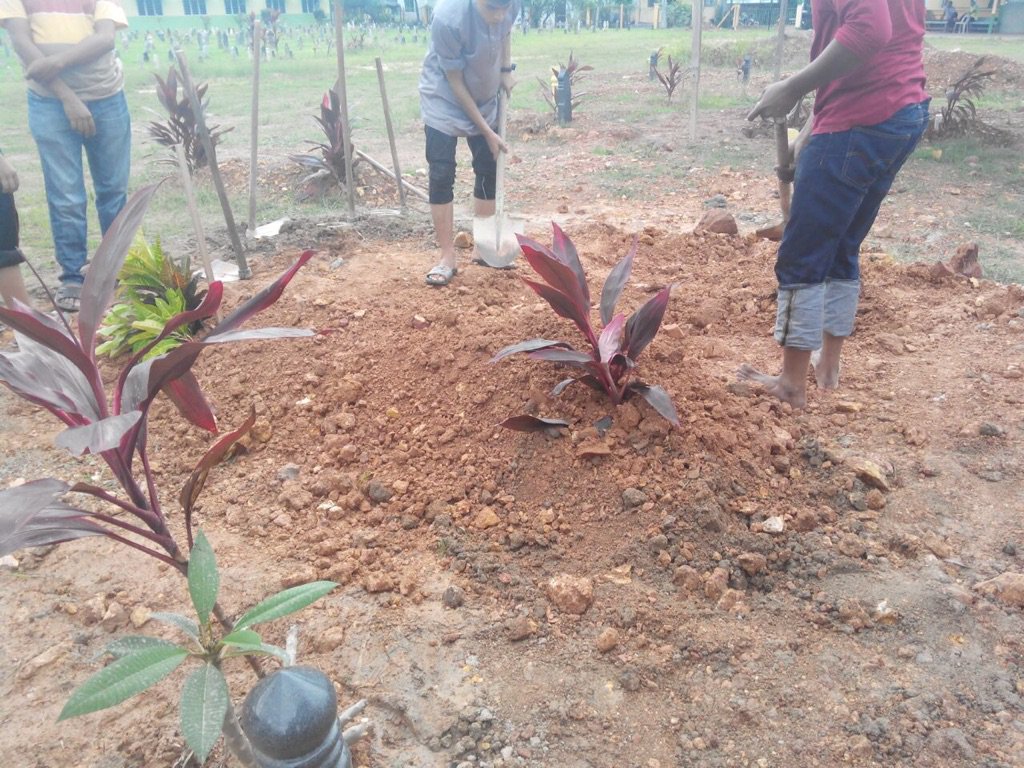 Tweet_Risorius's tweet photo. Maafkan salah silap,
Sedekahkan Al-fatihah,
Halalkan makan minum Muhammad Yazid Nordin (Alone),
Berdoalah supaya dia tenang disana
#RISORIUS https://t.co/7yx8xbUK4V