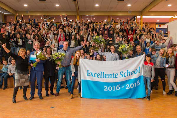[Nu in volledigheid] Groot nieuws! We mogen met trots zeggen dat we voor de mavo tot Excellente School zijn benoemd: bit.ly/2kiZsUE