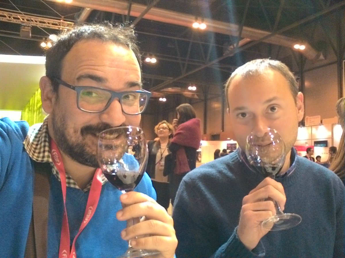 comontesumiller's tweet photo. Amo mi profesión sobre todas las cosas #cata @fitur_madrid #lariojaapetece #redwine #wine #lovelywine https://t.co/caRH6m30Cp