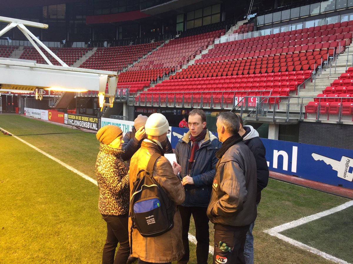 f_vanbeusekom's tweet image. Kick off @AZAlkmaar of Dutch @SGLsystem tour with Russian groundsmen #exchangeknowledge #learnonthejob @Paul_Zwerus