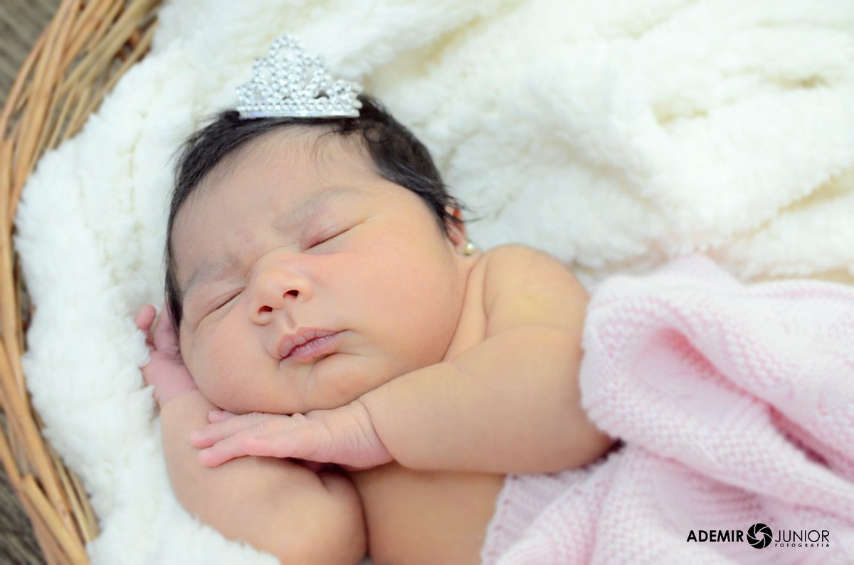 oademir_'s tweet photo. Newborn de ontem #LauraMaria https://t.co/kc1trYCukS