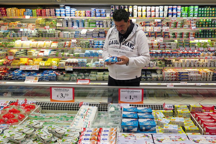techliciousmag's tweet photo. How wasted supermarket food feeds the hungry in #Milan https://t.co/ivm9qcr7nQ via @csmonitor #foodwaste #foodTech #techliciousmag #Soulfood https://t.co/MpVjSGqQkd