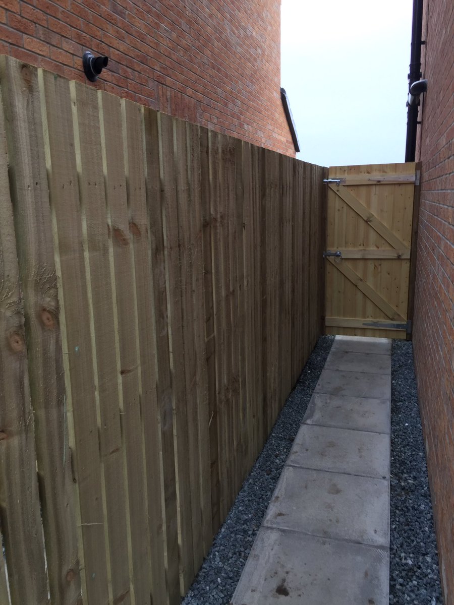 SwannTimber's tweet photo. Fencing supplied and fitted. ☎️01482 229992 or 📧info@swanntimber.karoo.co.uk for a free quote. https://t.co/BqEWoTENWJ