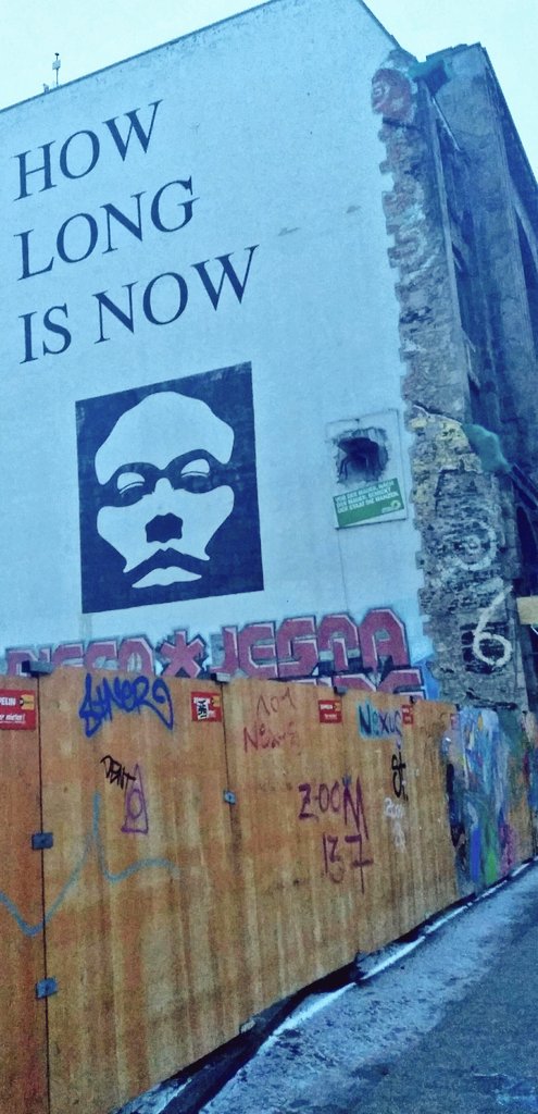 Elmerciko's tweet photo. Arte urbano por Berlín. 😍 https://t.co/dHbwUtth2j
