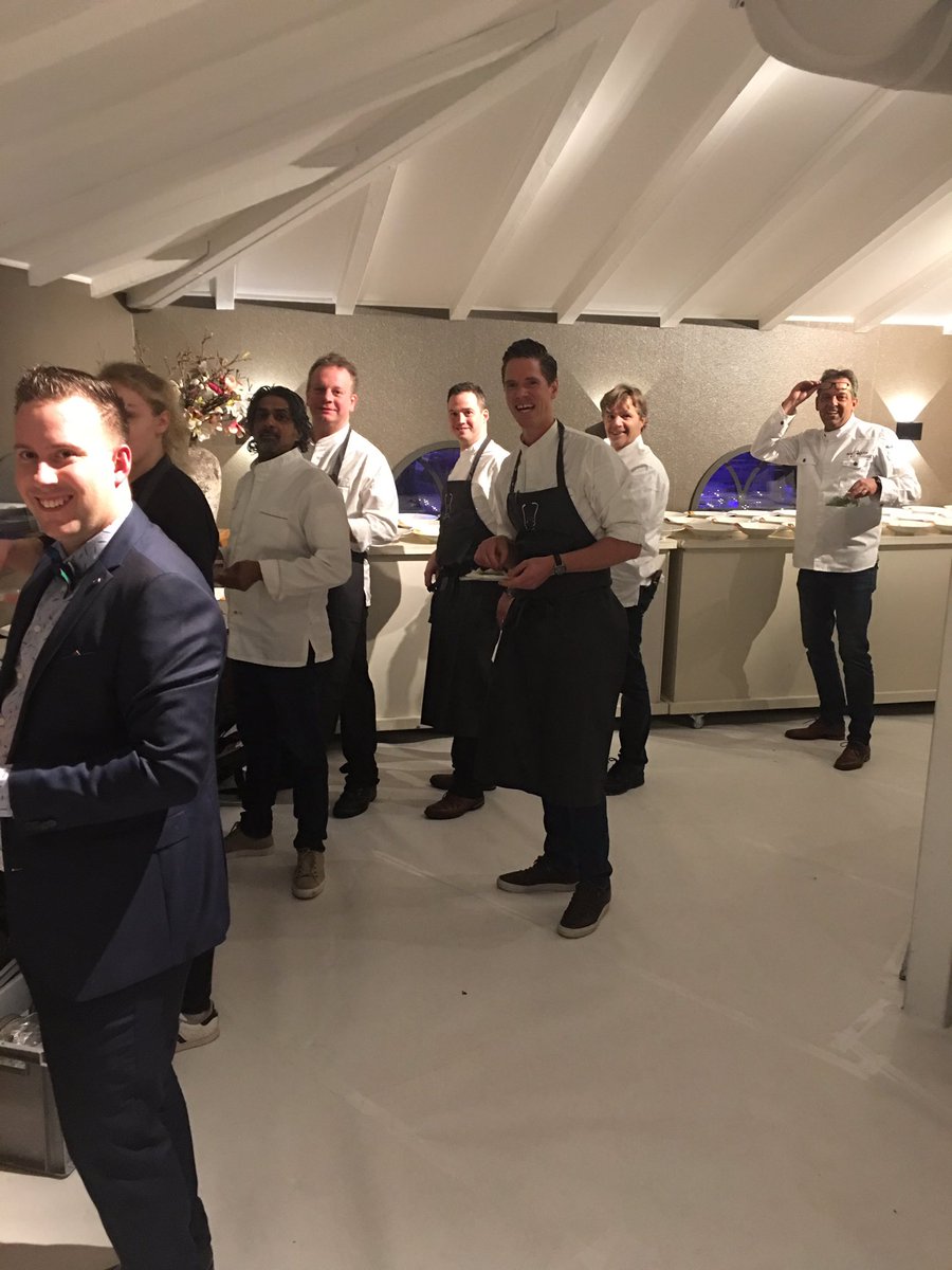 Heren wel netjes dressen hè! Was top met <a href="/thijsmeliefste/">thijs meliefste</a> <a href="/perceel/">restaurantPERCEEL</a> <a href="/valuas2011/">Hotel Rest. Valuas</a> <a href="/RestNederlanden/">De Nederlanden</a> <a href="/vangroeninge/">Jurgen van Groeninge</a> <a href="/LesPatronsPower/">LesPatronsCuisiniers</a> #patronspower