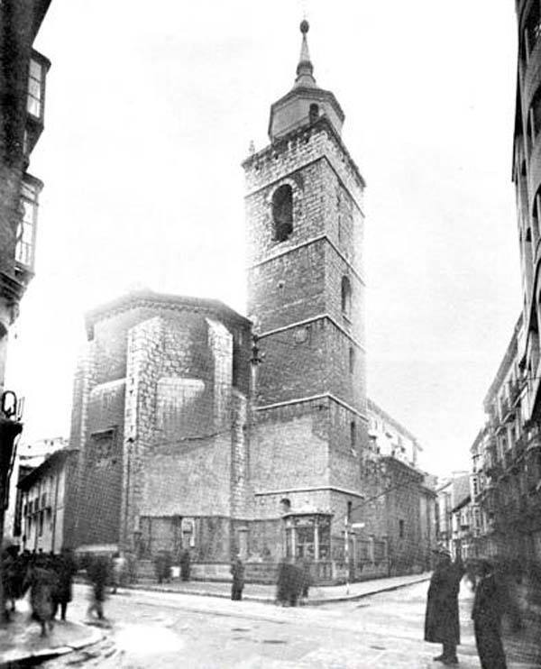 ClubFidelis's tweet photo. Esta imagen, subida por Pedro Cerrón al grupo de Fotos Antiguas de Valladolid, nos muestra la iglesia de Santiago Apóstol.

¡Qué bonita! https://t.co/flvXbJs0pl