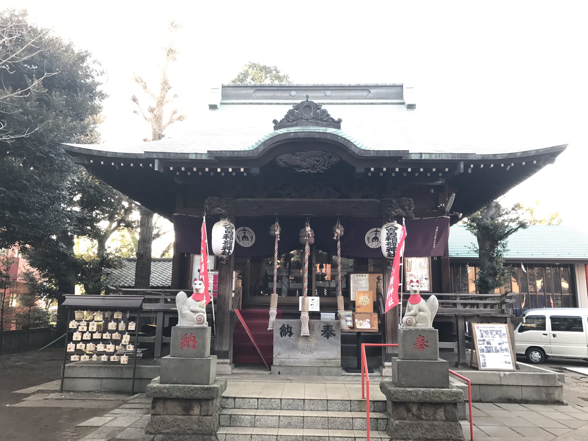 ぐんぐん 自粛中 昨日は最後に 久富稲荷神社 を参拝 こちらは漫画 ぎんぎつね のモデルとされた神社 Tvアニメ化もしてた で なんと御朱印には登場キャラクター 銀太郎 のスタンプがされていた また 社務所には直筆の色紙やポスターが スゴい