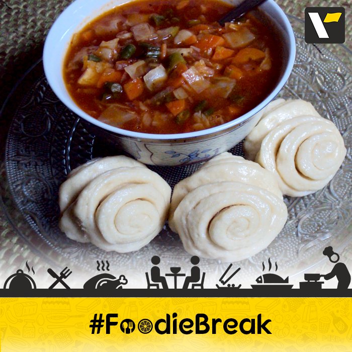 Veena_World's tweet photo. While you're in #Leh, taste the local food - #Tigmo, a fermented & steamed bread which is served with veg/non veg #stew. #FoodieBreak https://t.co/FVGHEubHV2
