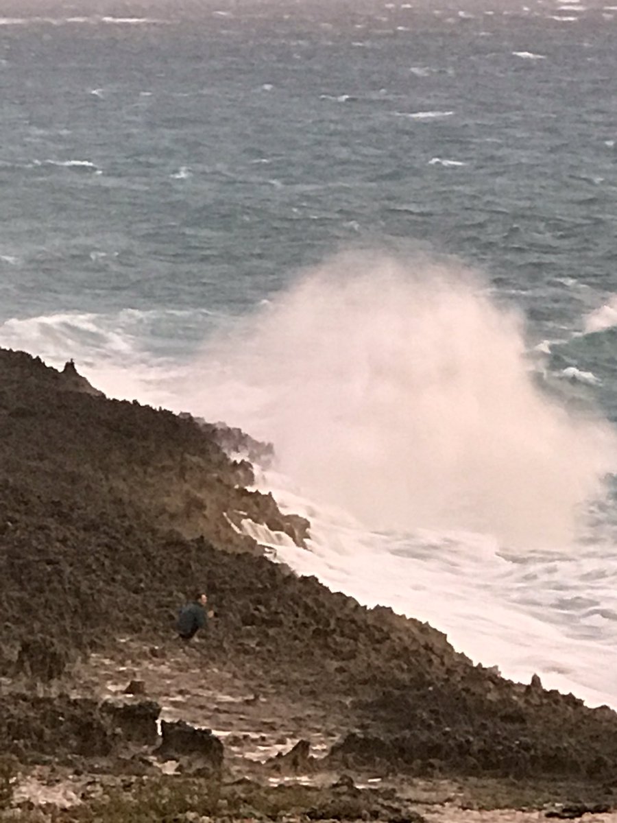KyleThompsonPGA's tweet photo. @bdGlobalSports your photographer is doing work early this morning! #abacoclub #webdotcomtour #roughseas https://t.co/izCcztgb3T