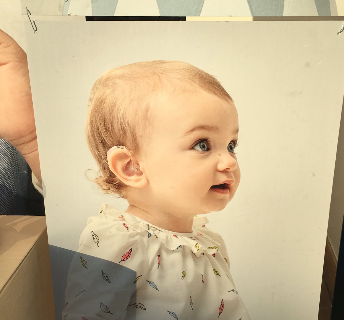 deafgirly's tweet image. Today's blog is about how seeing the @GapKids advert with the hearing aids made my day. Read all about it here #deaf deafinitelygirly.com/2017/01/deaf-g…