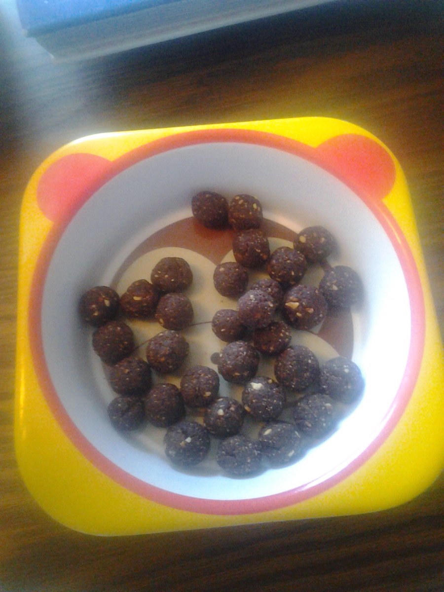 HarmenStevens's tweet image. @bittman chocolate puffs - don&apos;t use pure cocoa powder - or dilute w/a bit of sugar #howtobakeeverything