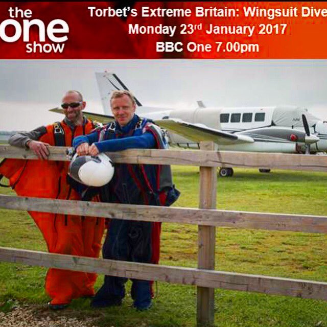 Tonight on <a href="/BBCTheOneShow/">BBC The One Show</a> I get some help from <a href="/AngeloGrubisic/">Angelo Niko Grubisic</a> to explain how a wingsuit works