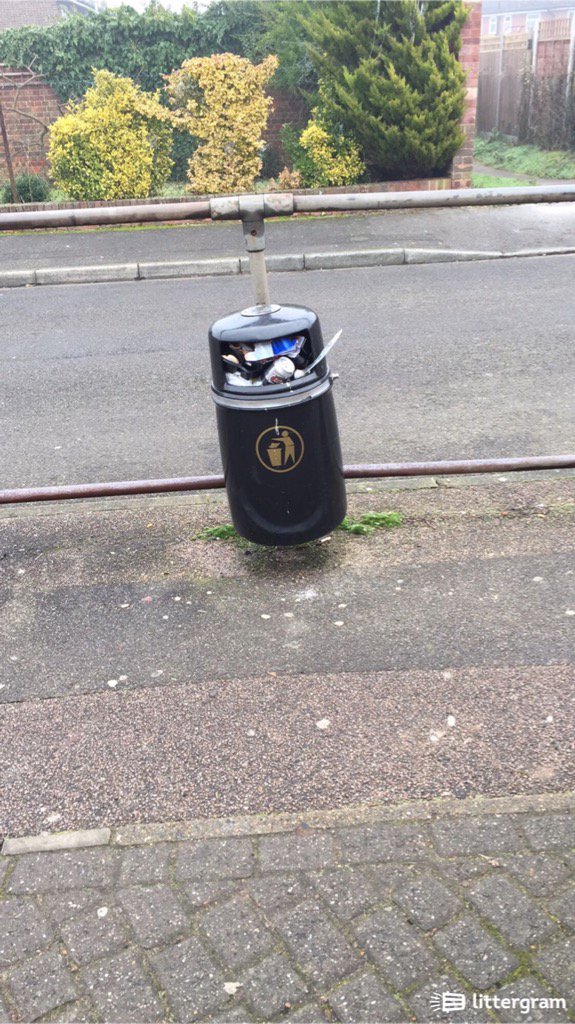 mallingmatters's tweet photo. Edward Walk #EastMalling Another full bin #OverflowingBin @TMBC_Kent @littergram https://t.co/lturLLrgcX