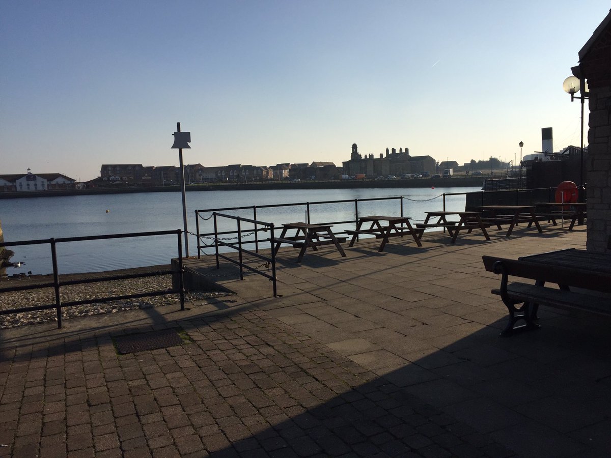NProFrancesca's tweet photo. The sun is shining over Jacksons Wharf @MarstonsPubs enjoy a delicious coffee/hot choc☕️ #Nescafé @NestleProDerick https://t.co/bUhqjvR1ut
