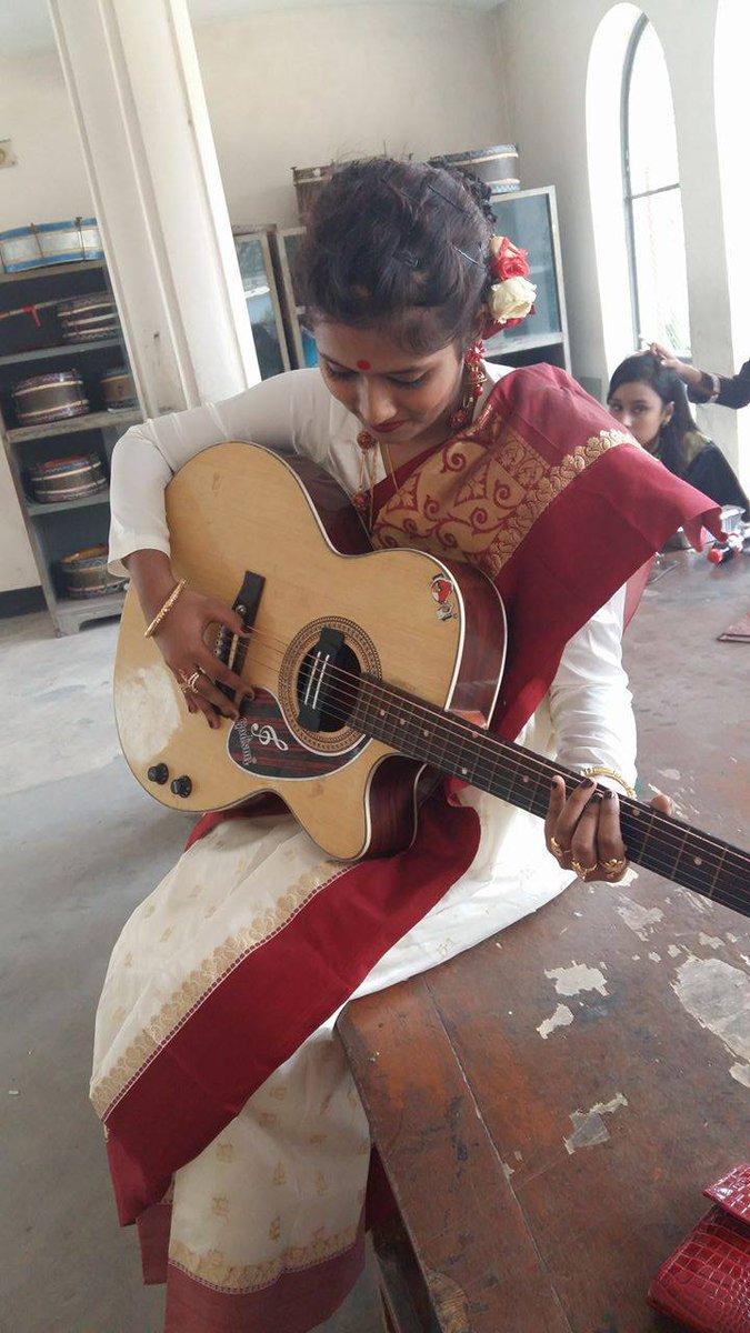 AddrotaKhan's tweet photo. Guitar time!! :p https://t.co/WNG7feEeo3
