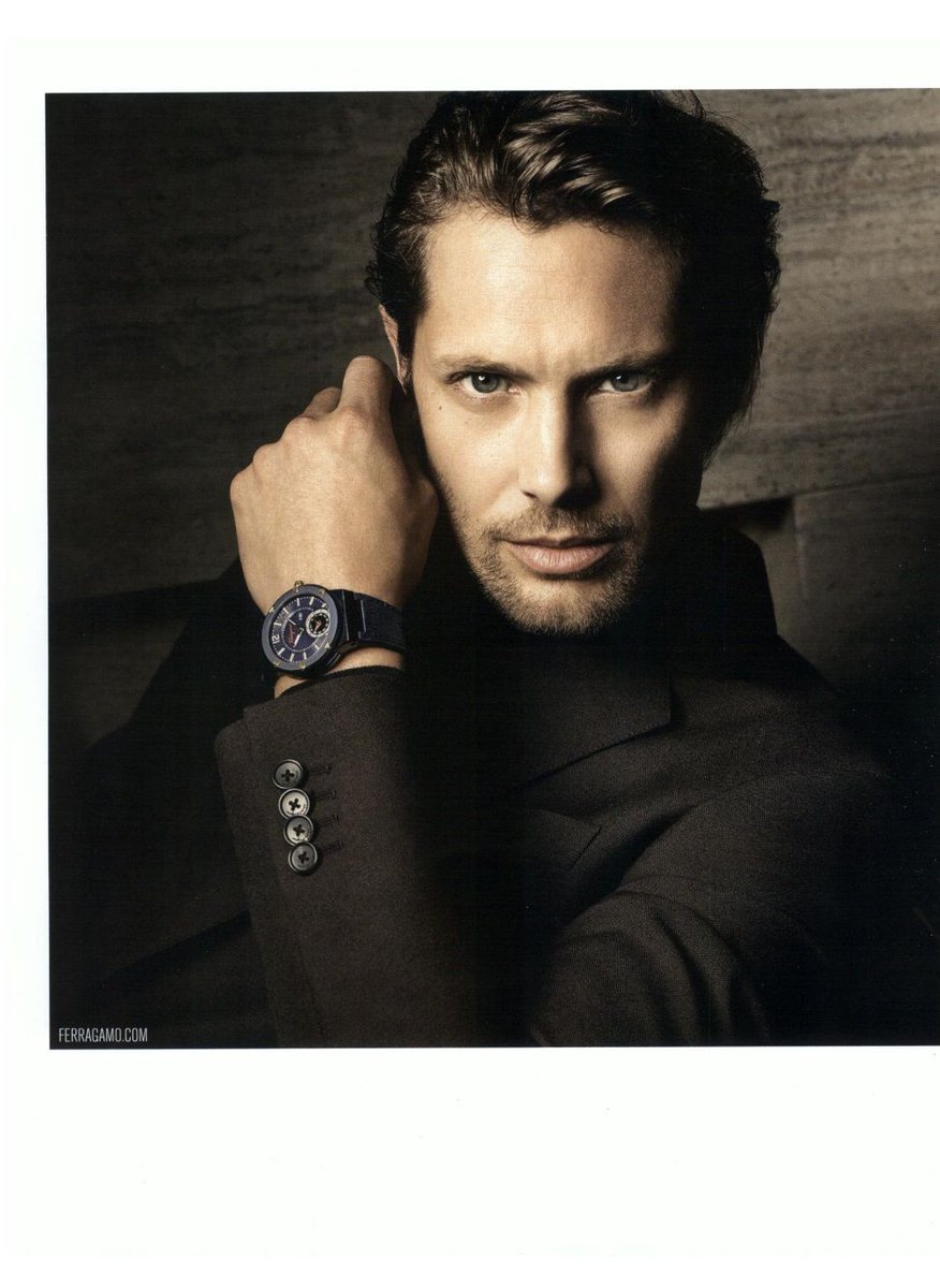 Pashmere's tweet photo. Pashmere #MakeyourPolo is on issue n1 of #FashionMagazine! Discover pg 116 how the fit of the classic suit is redisigned by @AlbertoCorrado https://t.co/f0vRVUhHVi