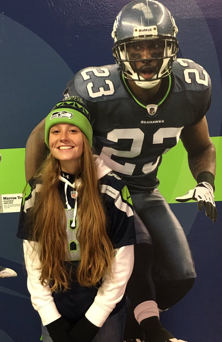 Reybone16's tweet photo. Paige is 17 today. 17! Wow. Here's a pic from November in front of a mural of her fav Hawk ever. @MarcusTrufant #gocougs @Seahawks #sec300 https://t.co/rCfF45eNZD