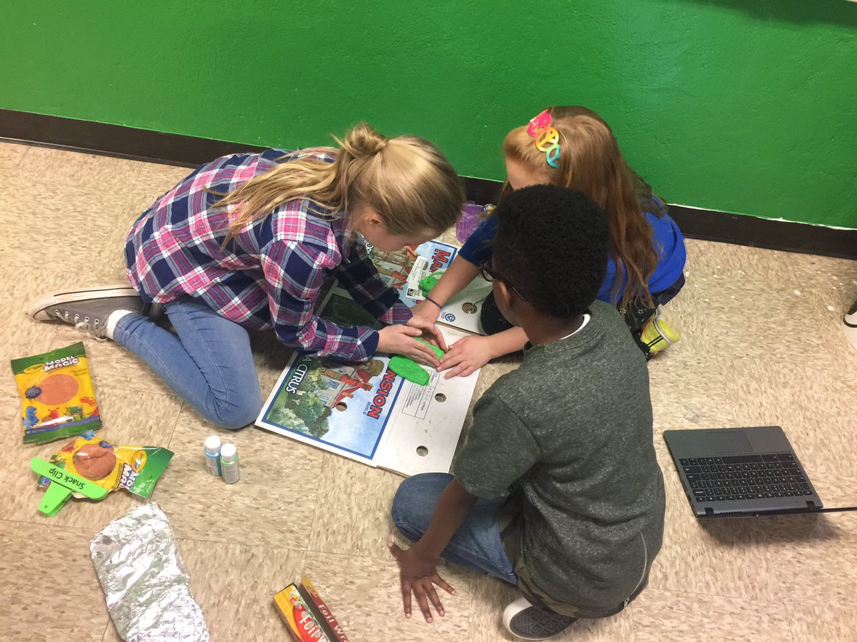 DrSHAnderson's tweet photo. Ss making across the curriculum &amp; designing a Maker artifact that represents their region research #makered #MTPSpride #njed #designthinking https://t.co/8ah4rRGtwZ