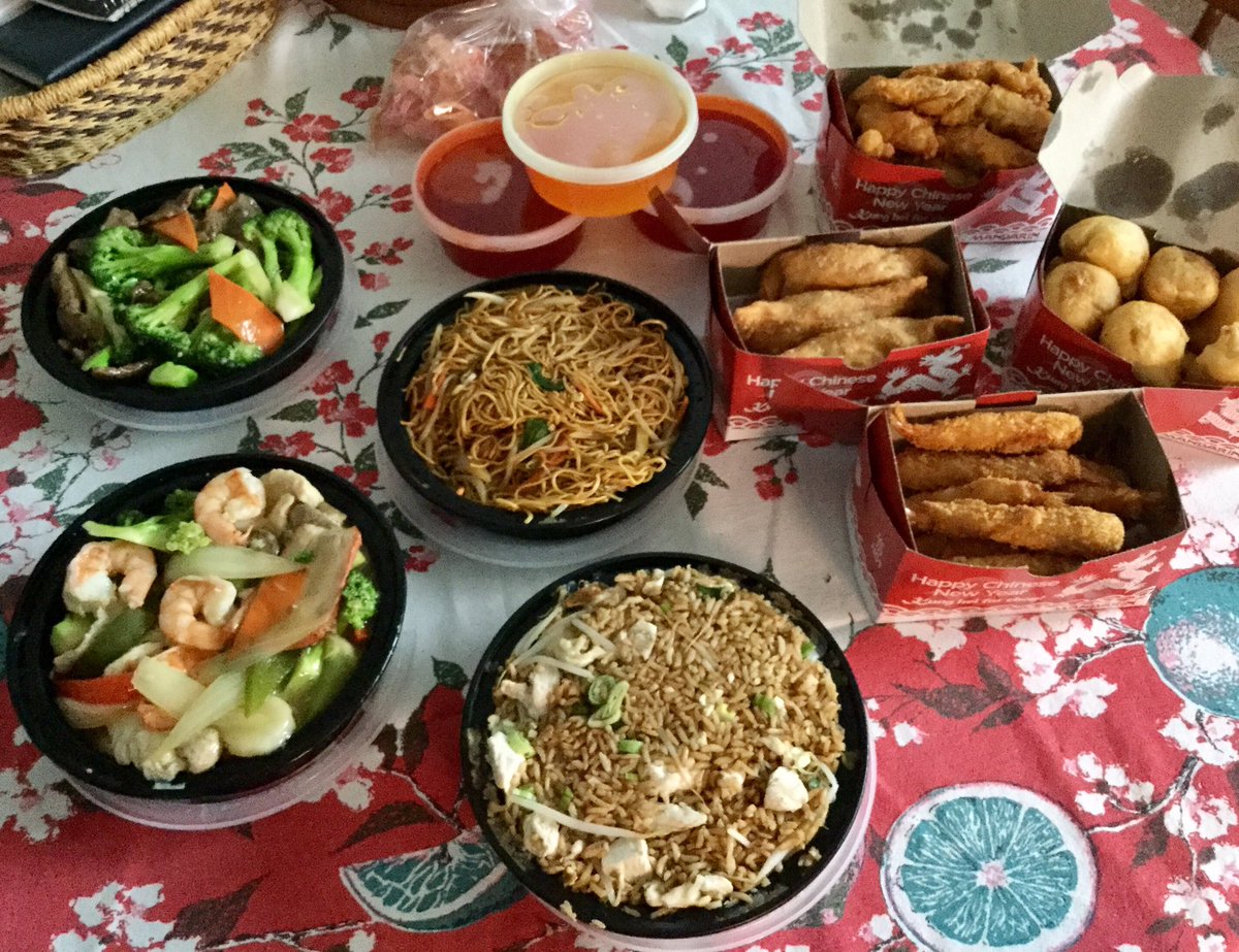 myadorableblog's tweet photo. In case you were wondering, this is what @eatmandarin Take Out looks like. #Yum #JustAsFull #LunchAndSupper #Mmmmmm https://t.co/rZTl6cWaX9
