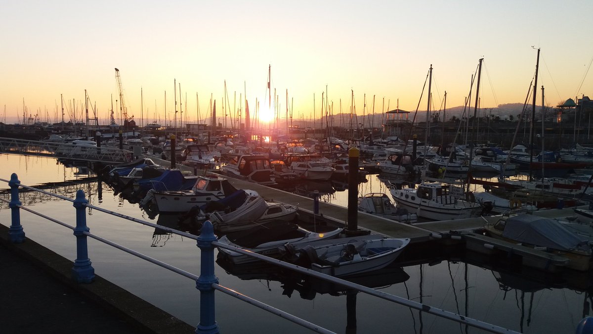 chrislintonlaw's tweet image. Remind me again why I live and work in beautiful #Torbay ?? I can't remember.... Oh yeah! @wmlegal  #devonlaw #lovedevon @TorbayHour