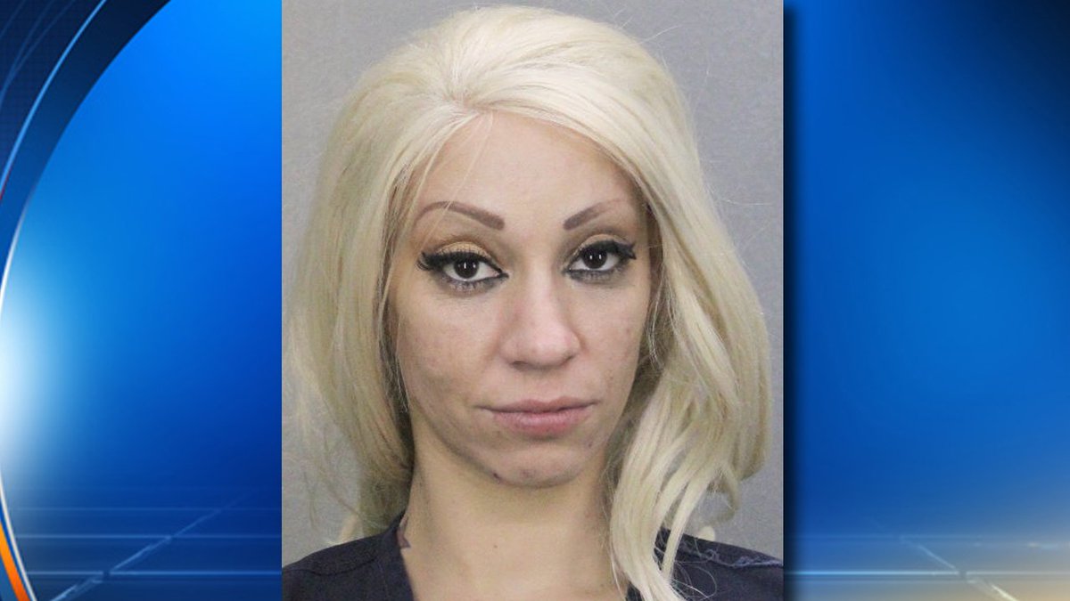 S. Fla. woman kidnapped, beat, robbed man she met online for sex, police say bit.ly/2jpxvKy https://t.co/wzeZ6aYNG9